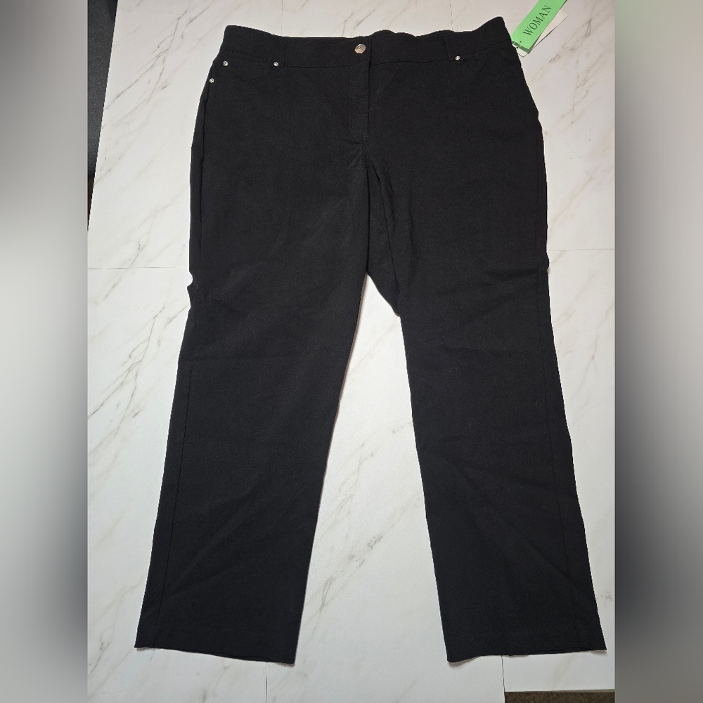 89th + Maddison Woman size 18 ankle length pants in black